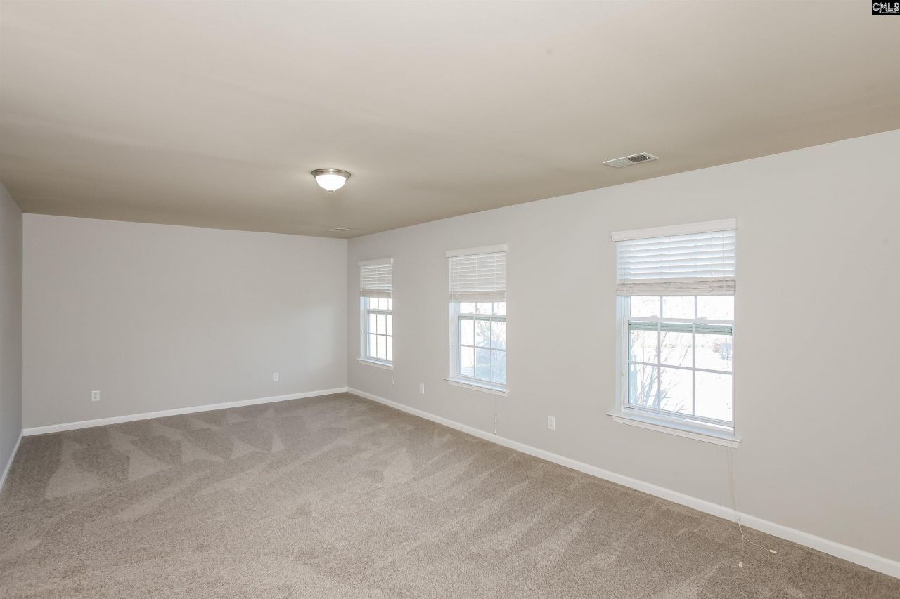 146 Whitton Court Photo 16