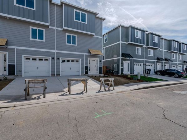 7890 28th Street, White City, OR 97503