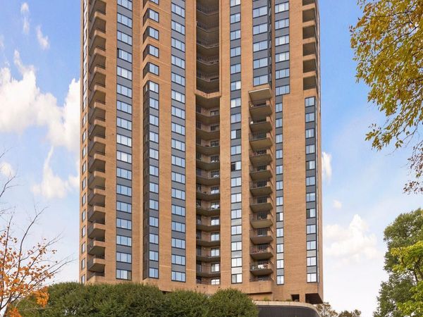 2950 Dean Parkway, Unit 603, Minneapolis, MN 55416