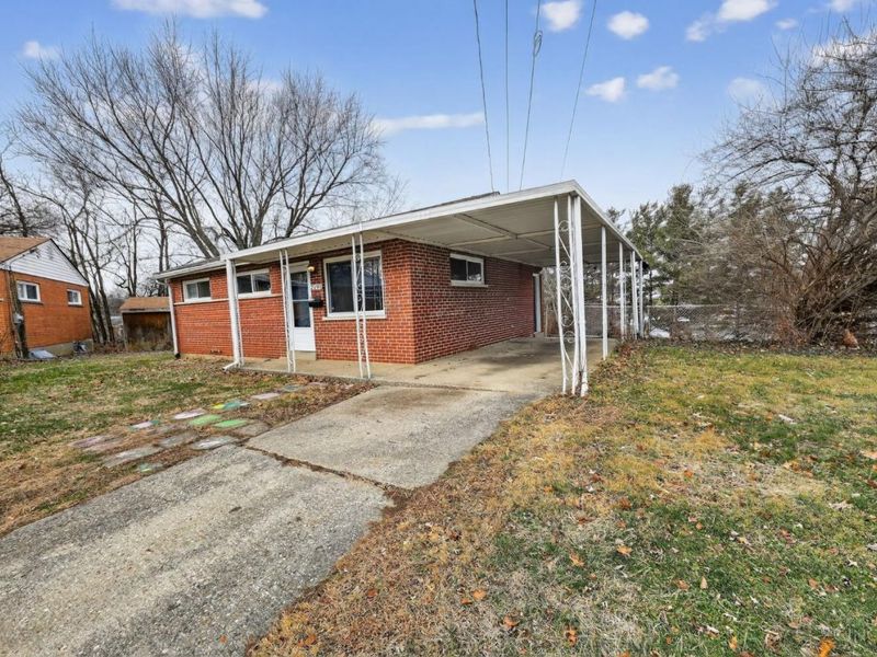 2195 Woodmere Court, Green Township, OH 45238 Photo 2