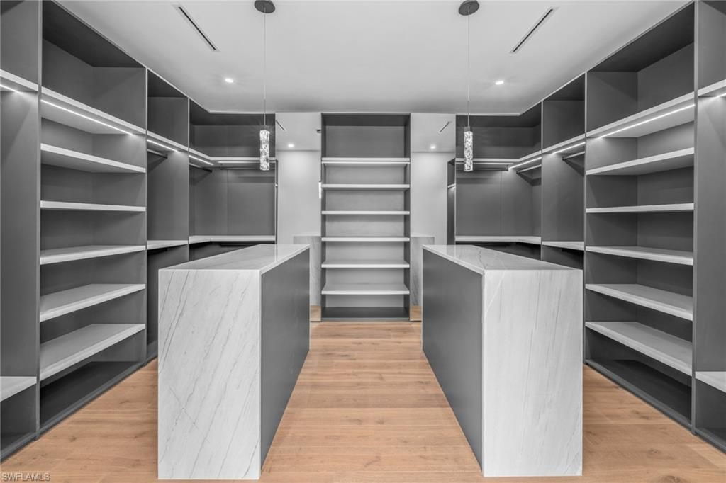 1800 Crayton Rd, Naples, FL 34102 Photo