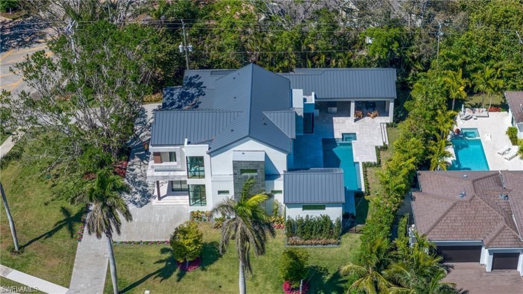 1800 Crayton Rd, Naples, FL 34102 Photo