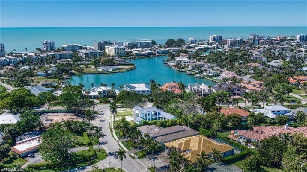 1800 Crayton Rd, Naples, FL 34102 Photo