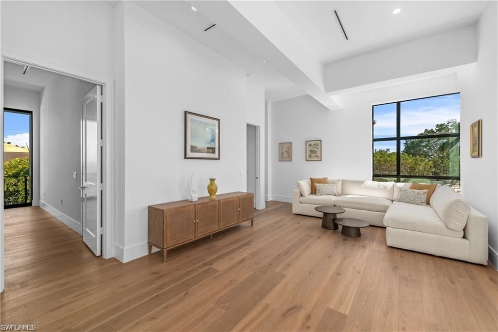 1800 Crayton Rd, Naples, FL 34102 Photo