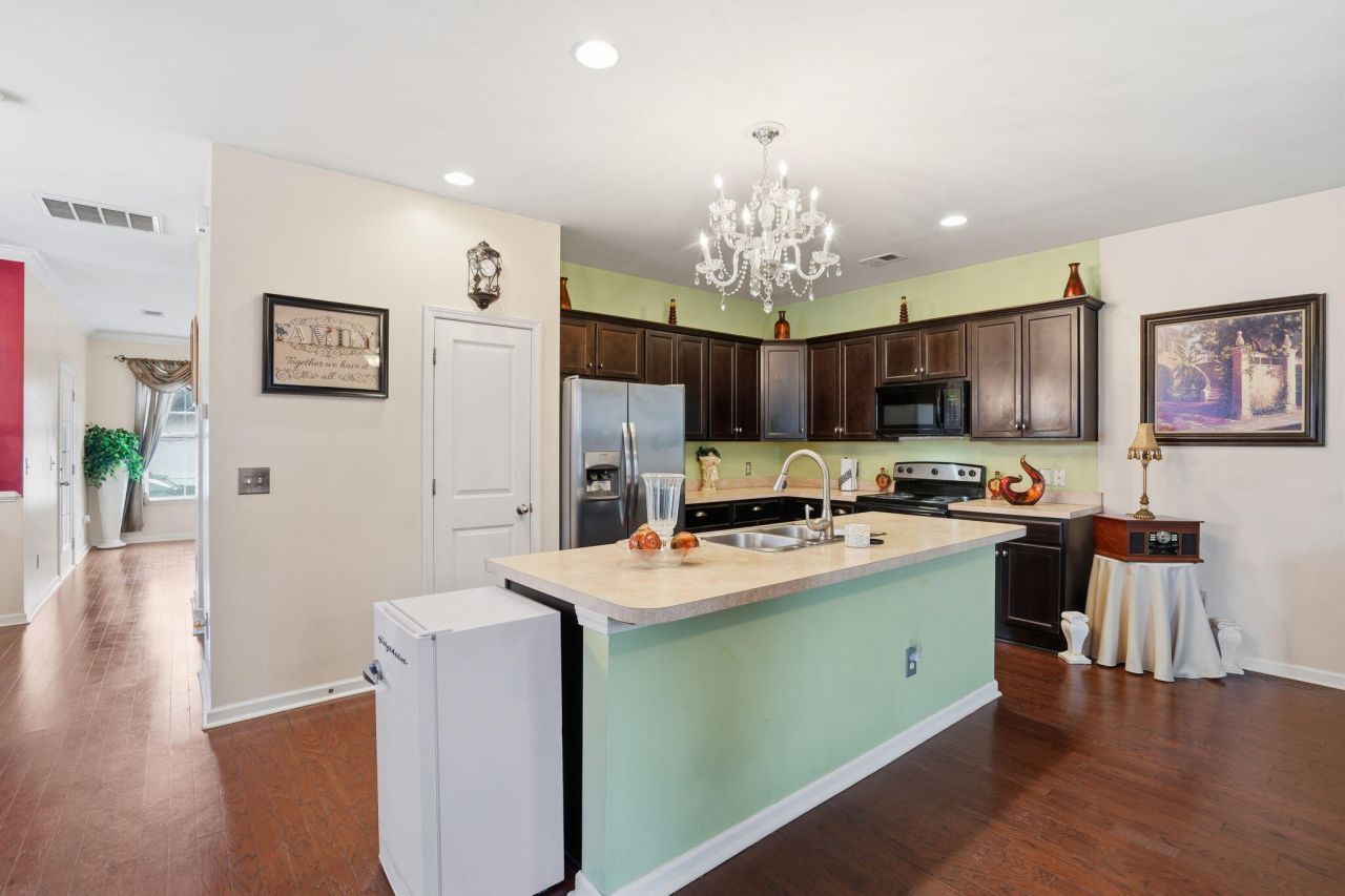 4902 W Liberty Park Circle Photo 5