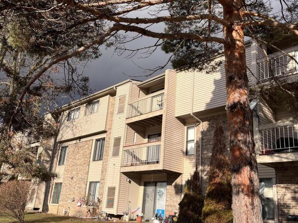 30445 W 14 Mile Road, Unit 59, Farmington Hills, MI 48334