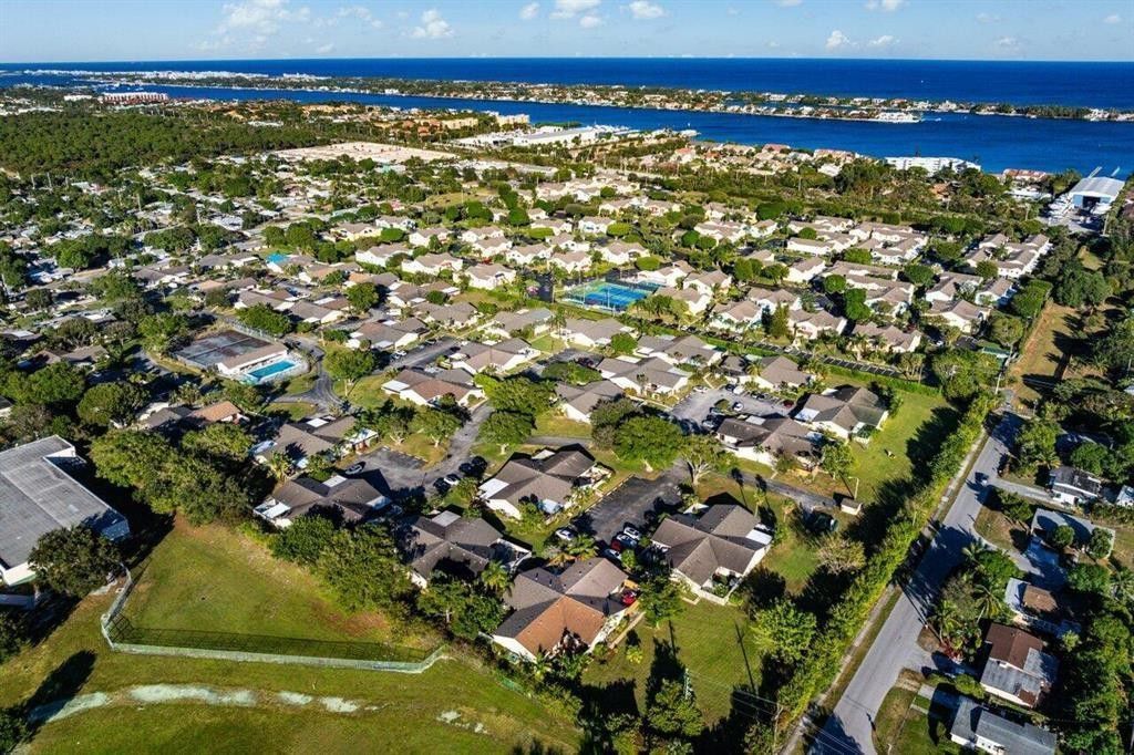 8090 Ambach Way, Unit 13-B, Hypoluxo, FL 33462 Photo