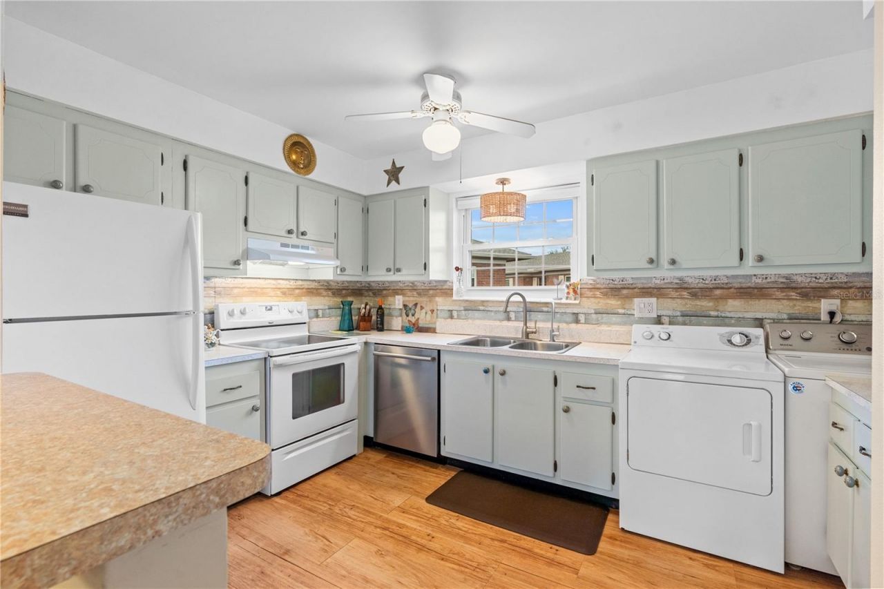 3910 37th Street S, Unit 39, Saint Petersburg, FL 33711 Photo