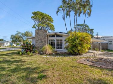 9107 BAY STREET NE, ST PETERSBURG, FL 33702