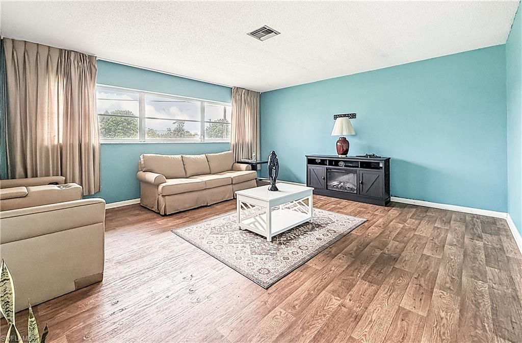 218 Fireside Ct, Lehigh Acres, FL 33936 Photo