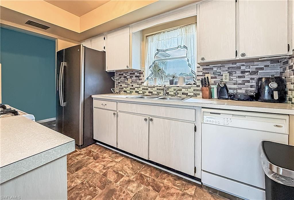 218 Fireside Ct, Lehigh Acres, FL 33936 Photo