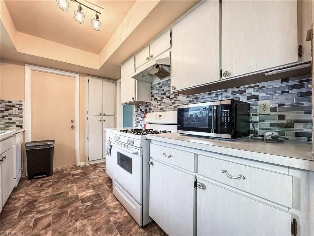 218 Fireside Ct, Lehigh Acres, FL 33936 Photo