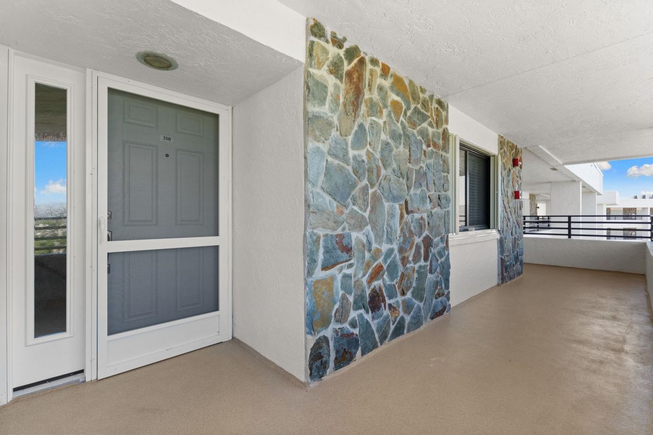 1605 Middle Gulf Dr, Unit 310, Sanibel, FL 33957 Photo
