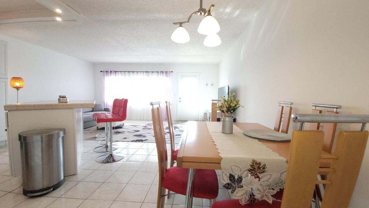 405 Southampton A, West Palm Beach, FL 33417 Photo