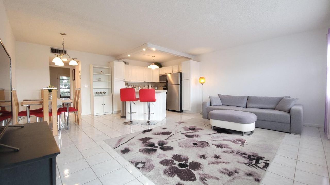 405 Southampton A, West Palm Beach, FL 33417 Photo