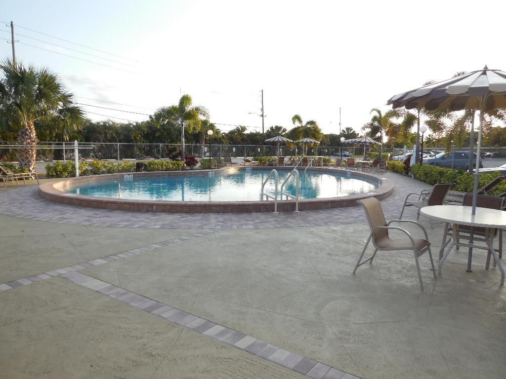 405 Southampton A, West Palm Beach, FL 33417 Photo