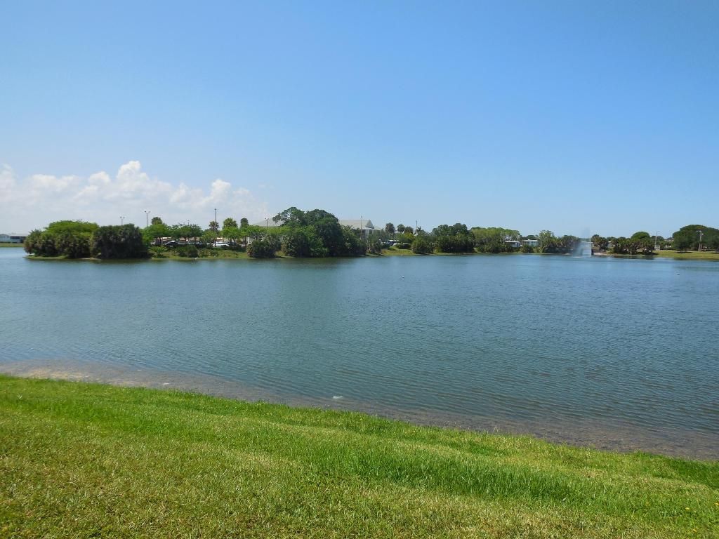 405 Southampton A, West Palm Beach, FL 33417 Photo