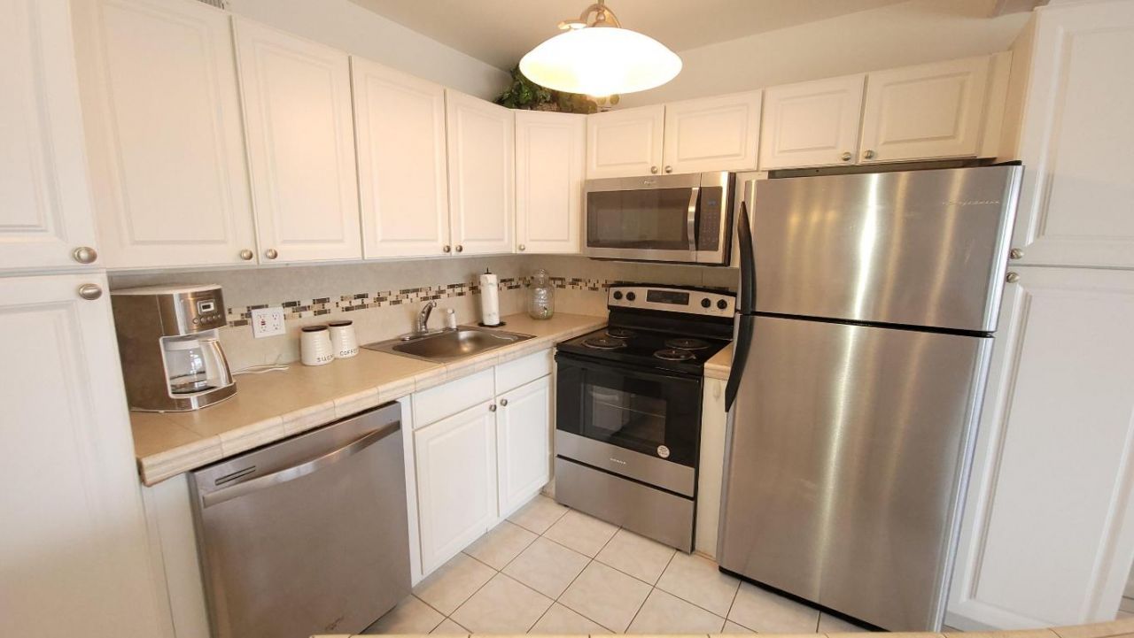 405 Southampton A, West Palm Beach, FL 33417 Photo
