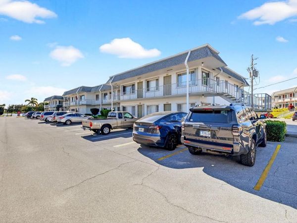 3160 Lake Osborne Drive, Unit 109, Lake Worth Beach, FL 33461