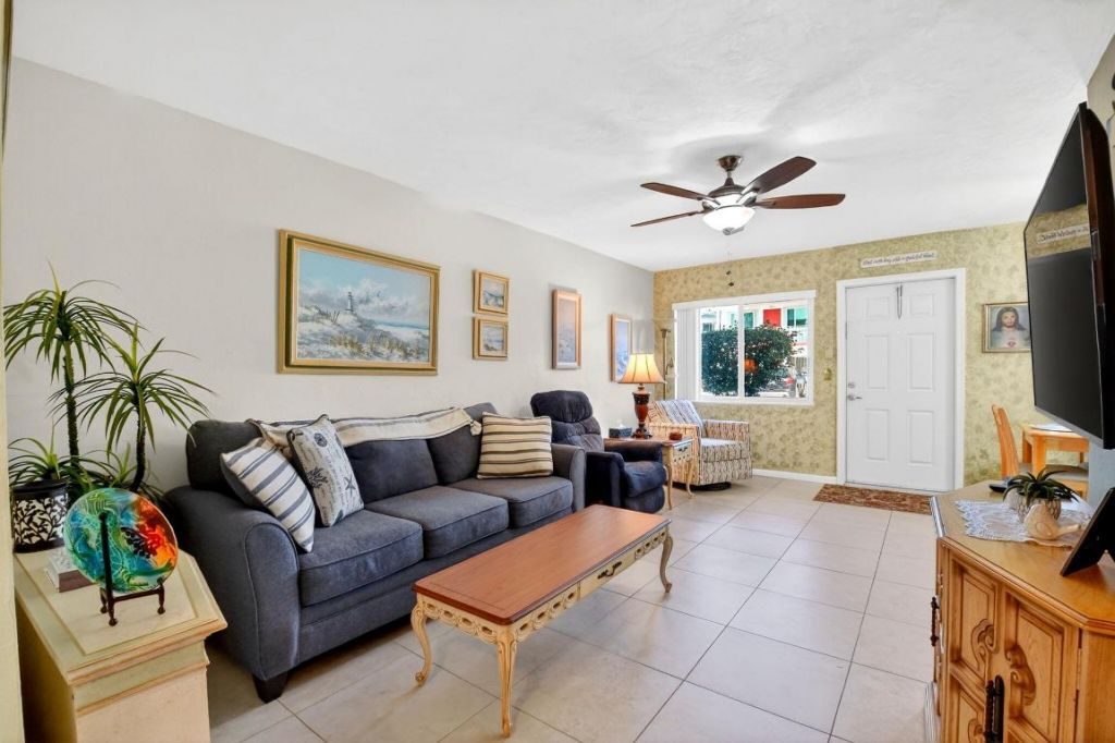 3160 Lake Osborne Drive, Unit 109, Lake Worth Beach, FL 33461 Photo