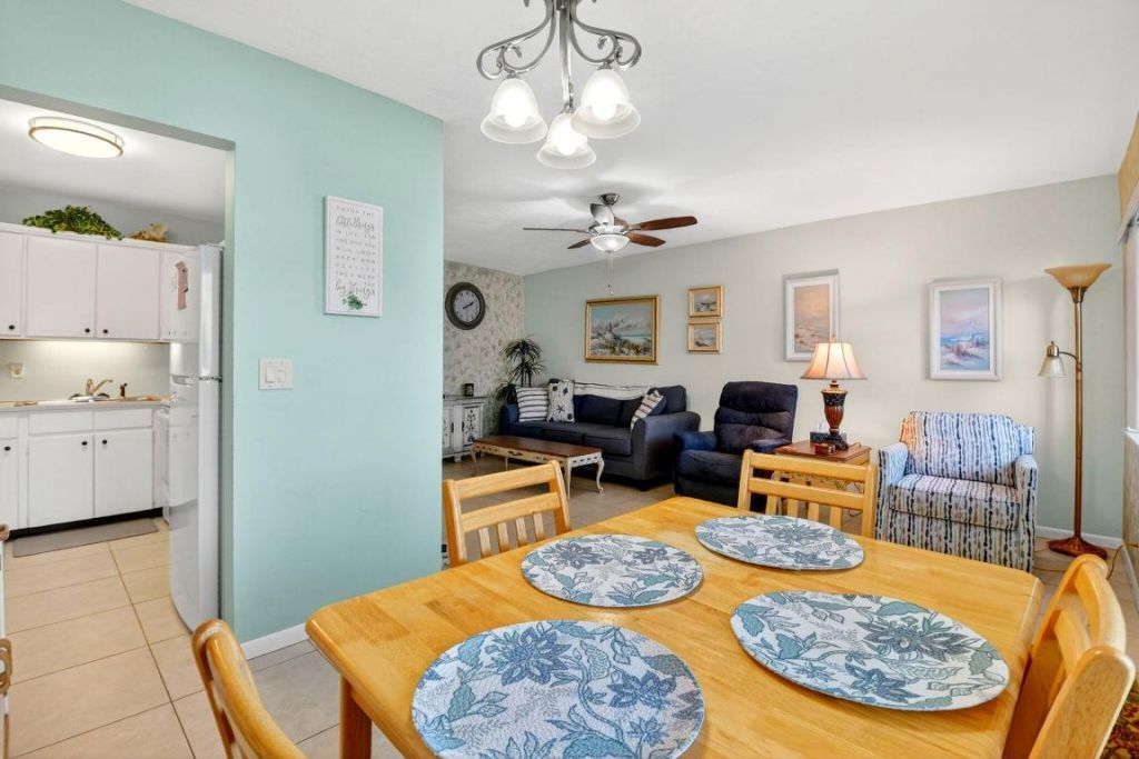 3160 Lake Osborne Drive, Unit 109, Lake Worth Beach, FL 33461 Photo