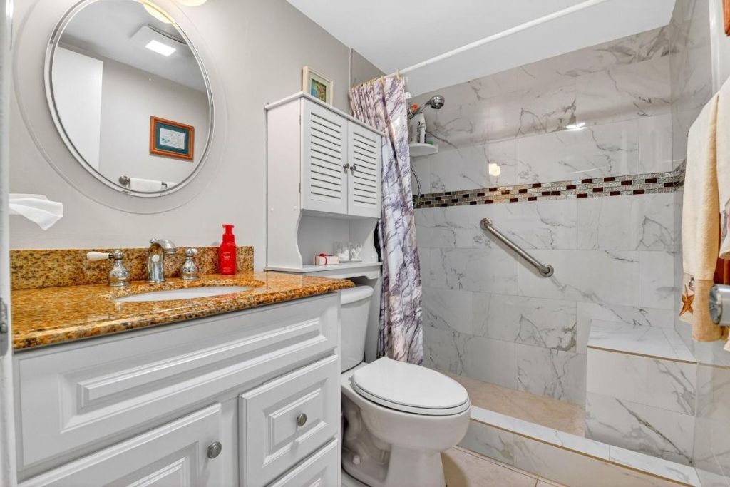 3160 Lake Osborne Drive, Unit 109, Lake Worth Beach, FL 33461 Photo