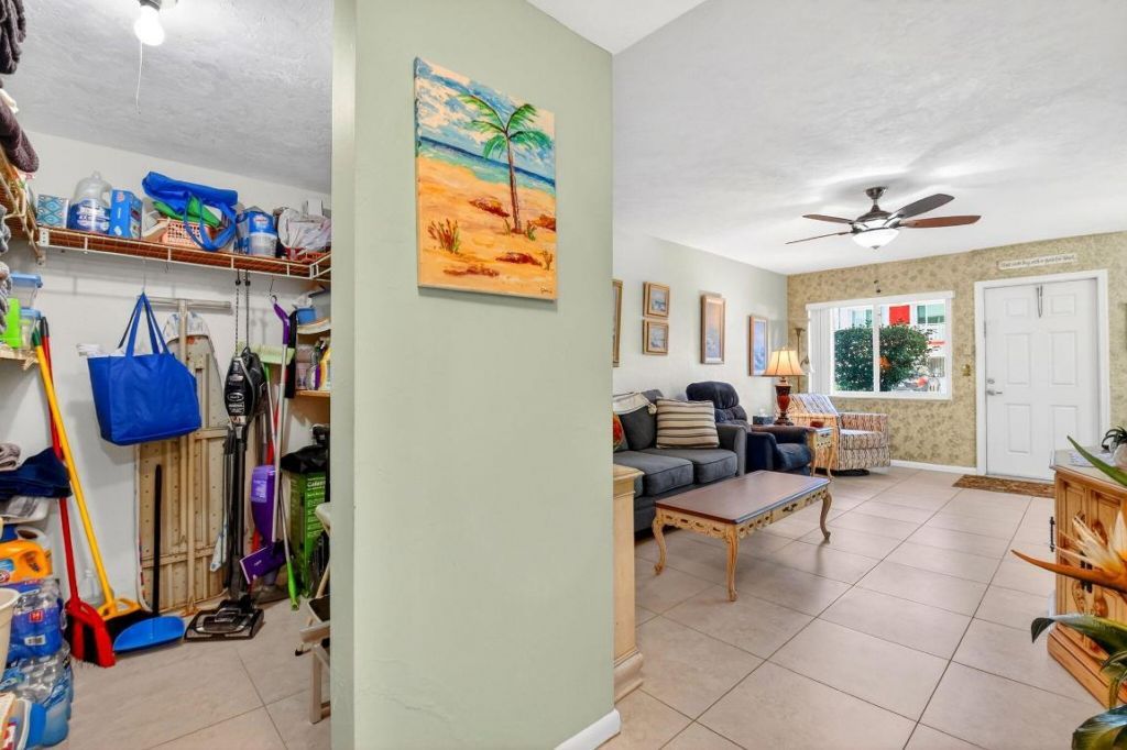 3160 Lake Osborne Drive, Unit 109, Lake Worth Beach, FL 33461 Photo