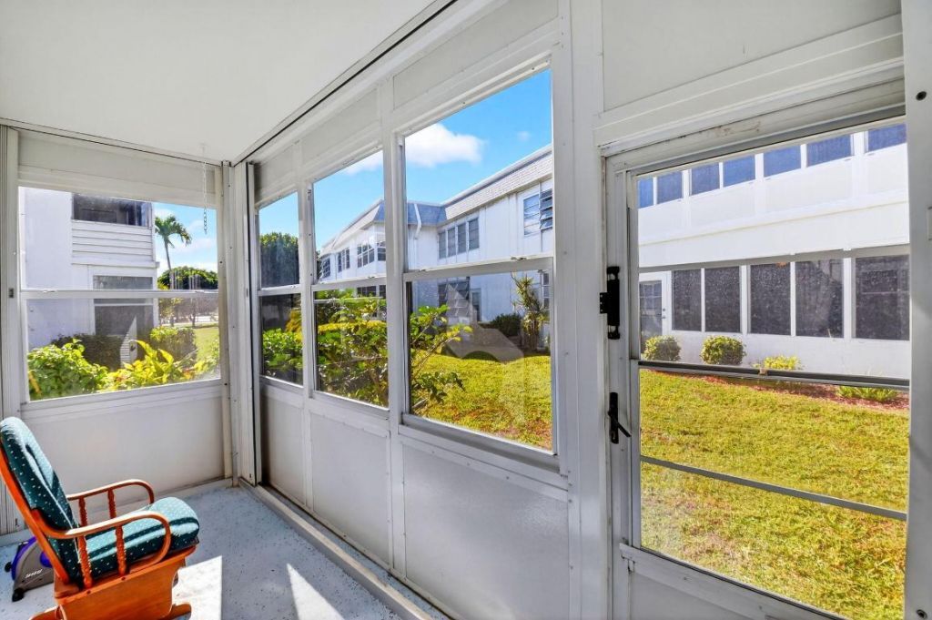 3160 Lake Osborne Drive, Unit 109, Lake Worth Beach, FL 33461 Photo