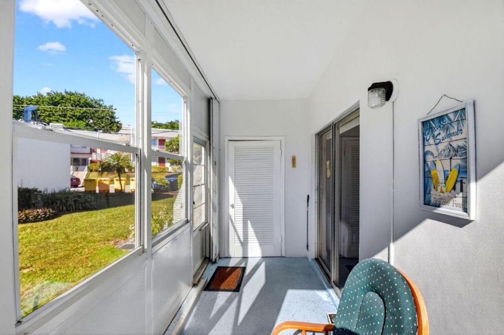 3160 Lake Osborne Drive, Unit 109, Lake Worth Beach, FL 33461 Photo