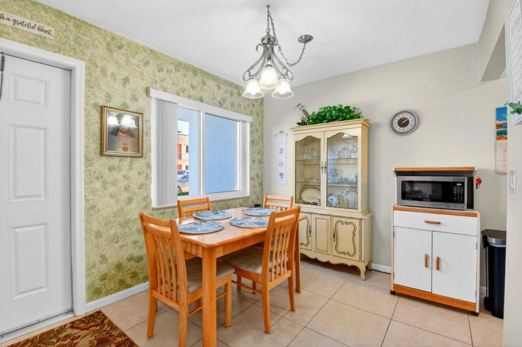 3160 Lake Osborne Drive, Unit 109, Lake Worth Beach, FL 33461 Photo