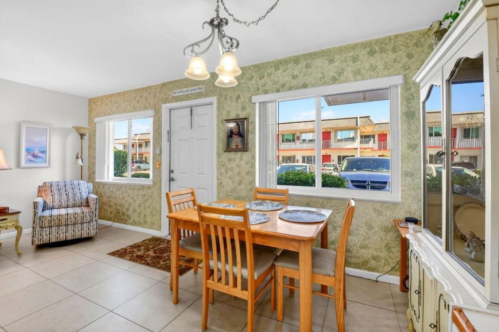 3160 Lake Osborne Drive, Unit 109, Lake Worth Beach, FL 33461 Photo