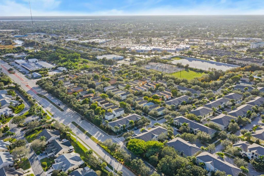 2186 SE Destin Drive, Port Saint Lucie, FL 34952 Photo