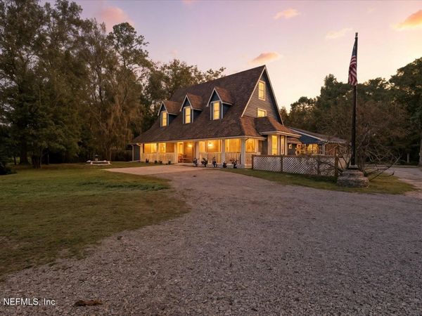 3121 LANNIE Road, Jacksonville, FL 32218