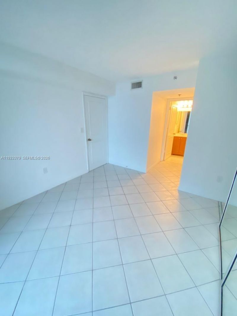 540 Brickell Key Dr , Unit 925, Miami, FL 33131 Photo