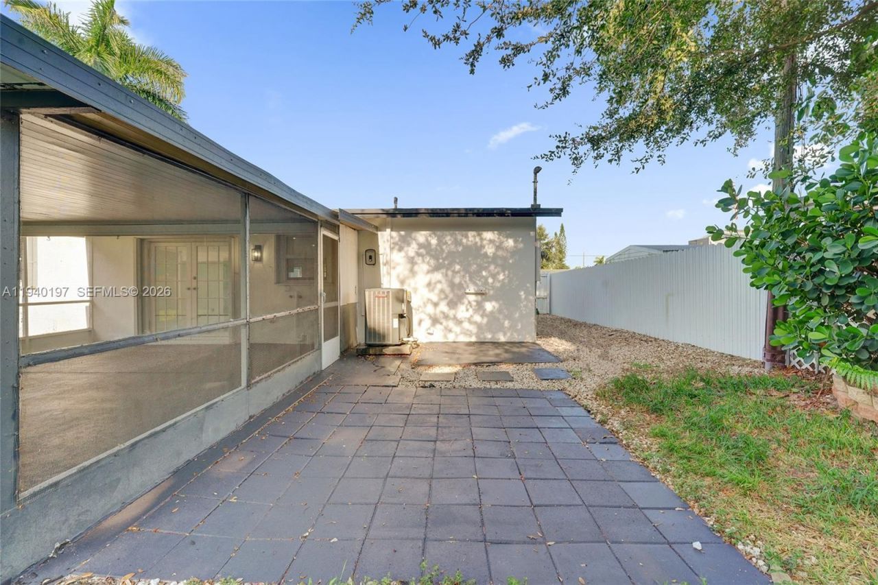 2015 N 58th Ave, Hollywood, FL 33021 Photo