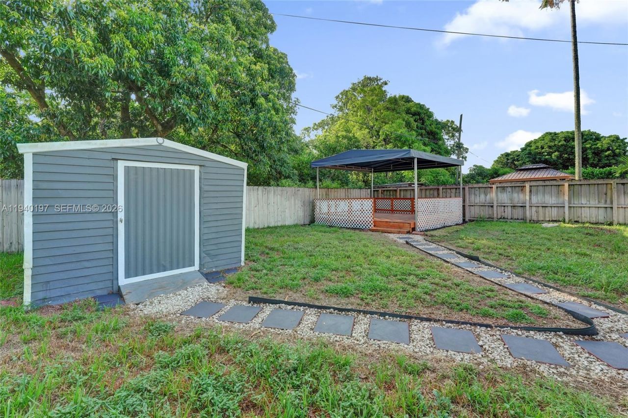 2015 N 58th Ave, Hollywood, FL 33021 Photo