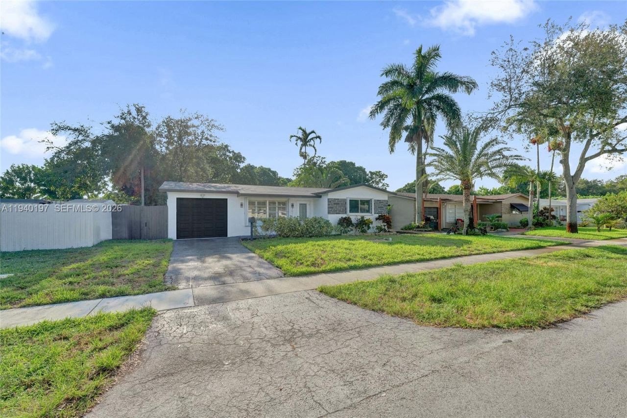 2015 N 58th Ave, Hollywood, FL 33021 Photo