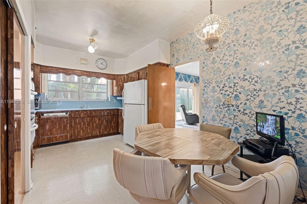 4601 Royal Palm Ave, Miami Beach, FL 33140 Photo