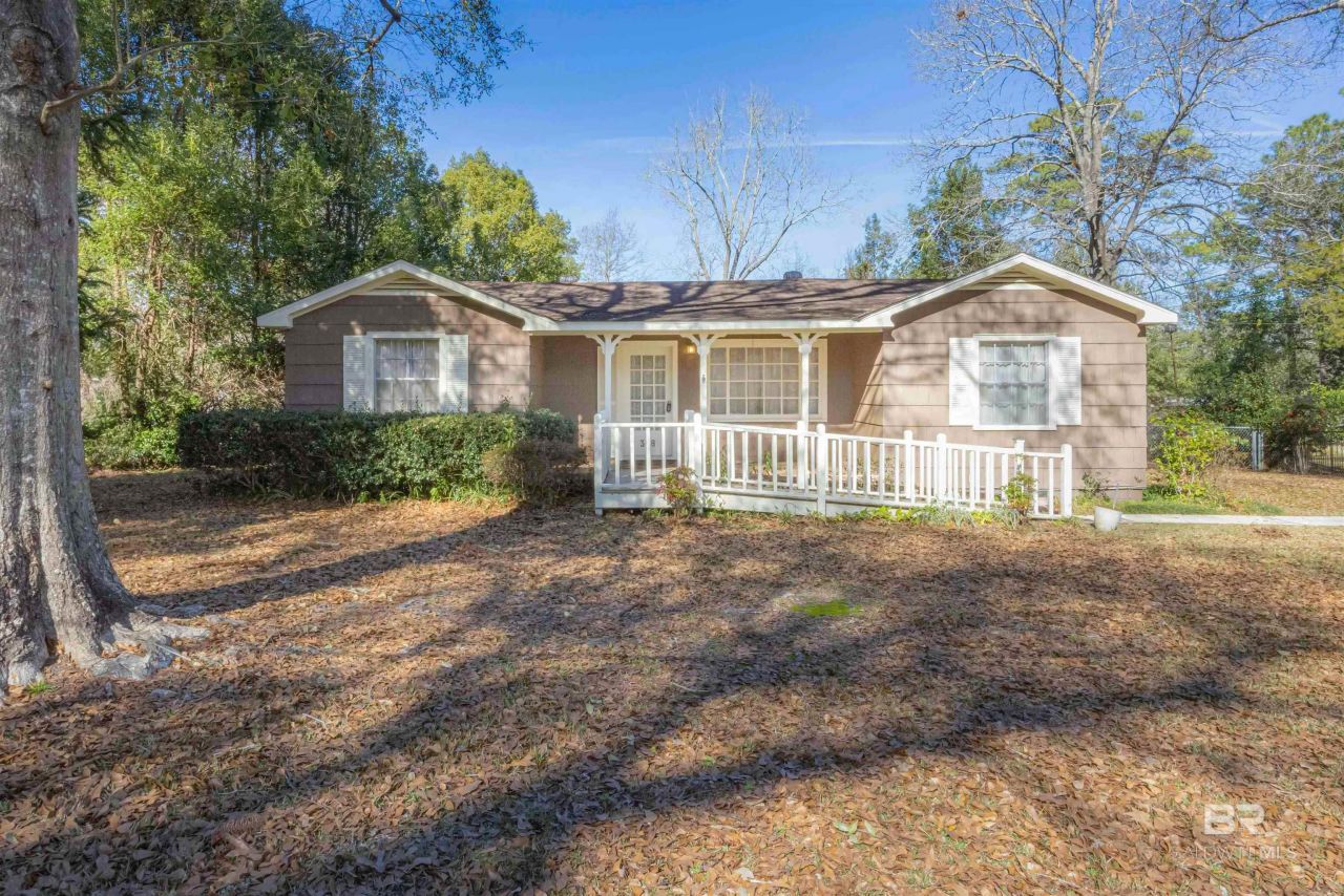 308 Valley Road, Chickasaw, AL 36611 Main Photo