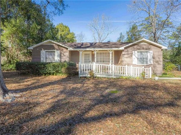 308 Valley Road, Chickasaw, AL 36611