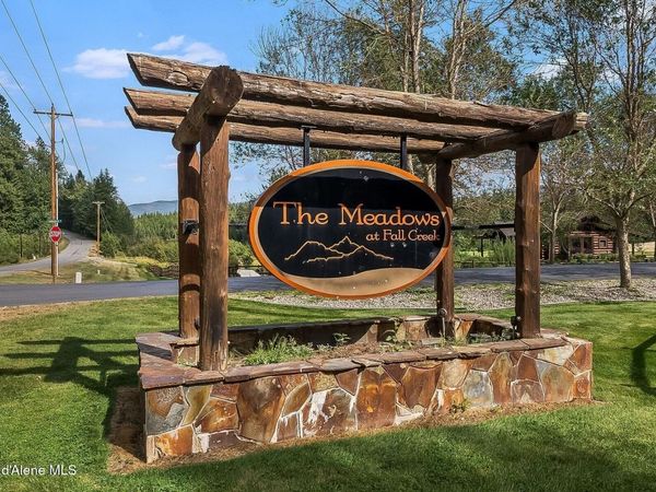 534 Saddleback Dr, Naples, ID 83847