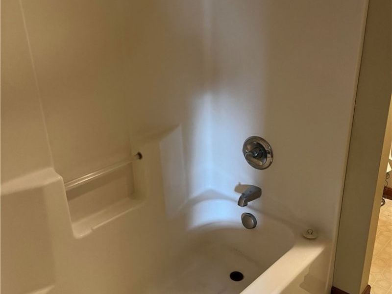 2216 Hilliard Drive, Midvale, OH 44653 Photo 11