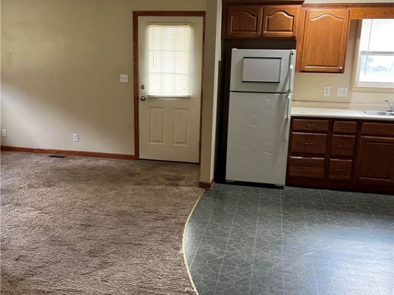 2216 Hilliard Drive, Midvale, OH 44653 Photo 4