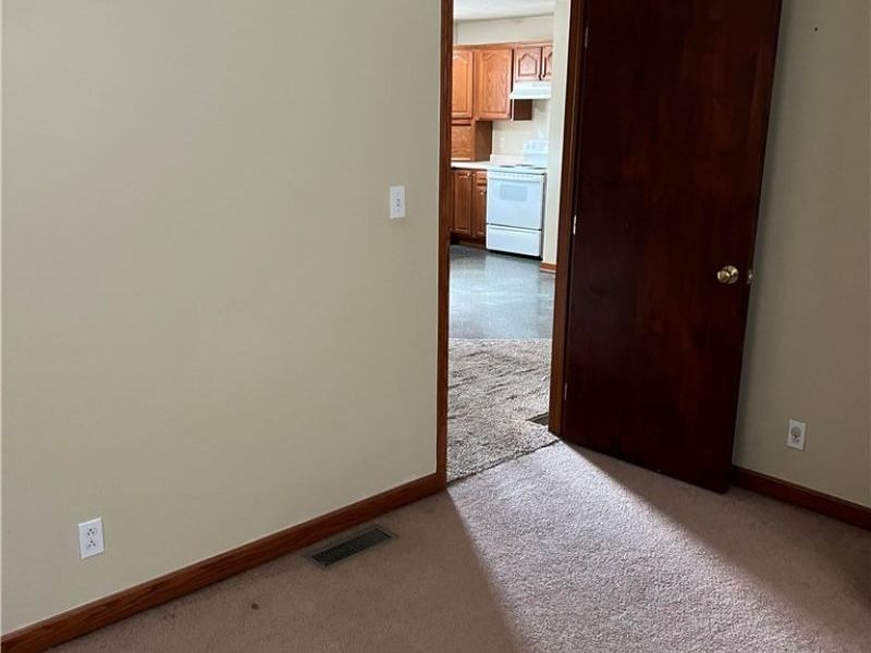 2216 Hilliard Drive, Midvale, OH 44653 Photo 6