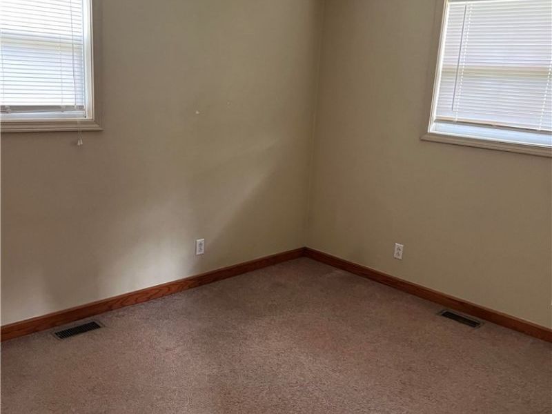 2216 Hilliard Drive, Midvale, OH 44653 Photo 8