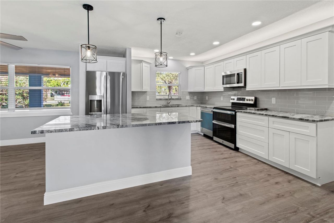 2401 10th Street W, Palmetto, FL 34221 Photo