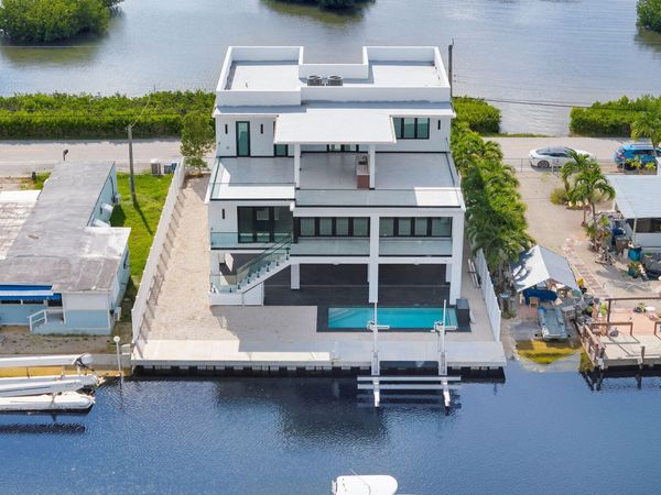 141 Grassy Road, KEY LARGO, FL 33037