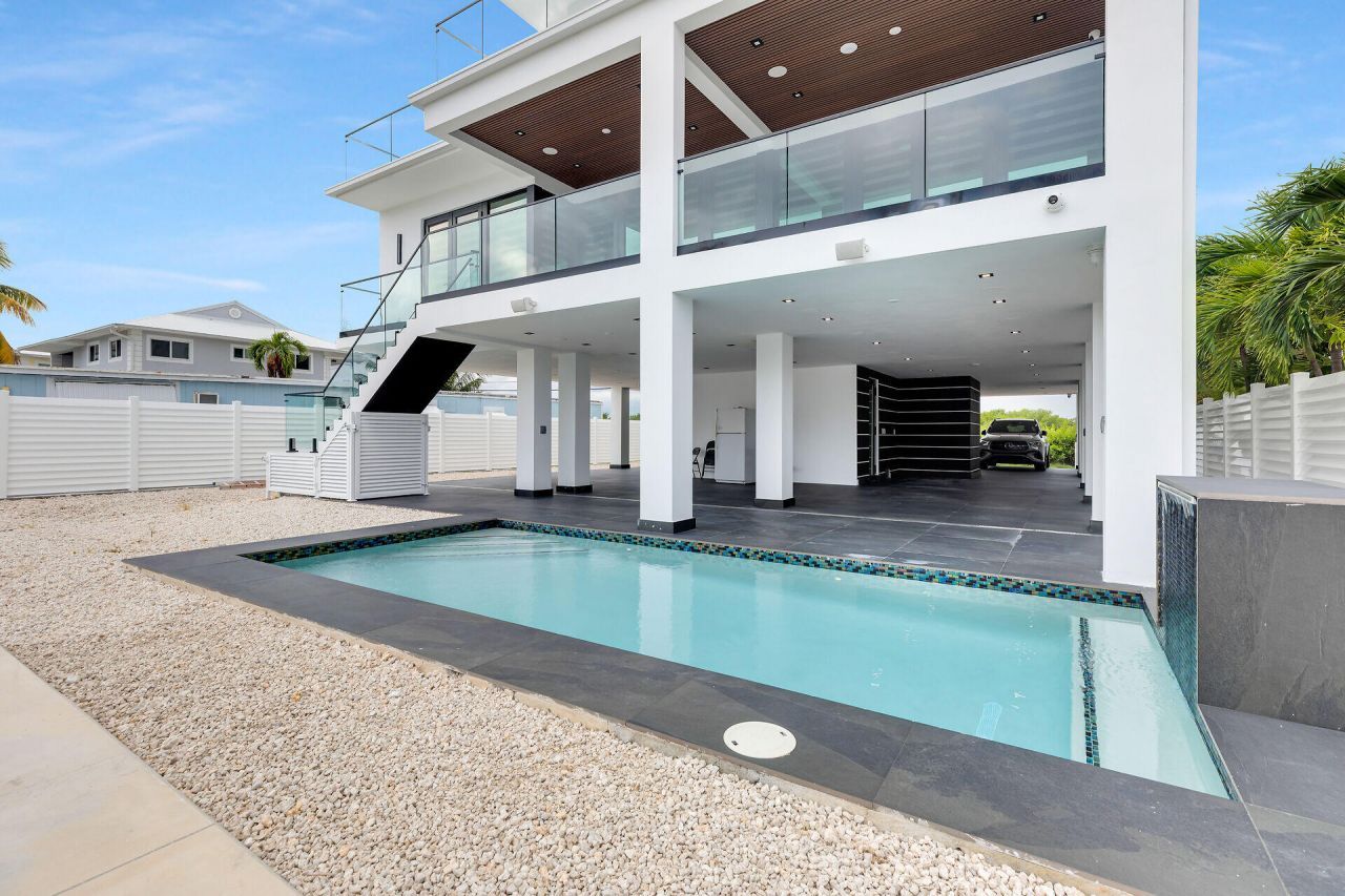 141 Grassy Road, Key Largo, FL 33037 Photo