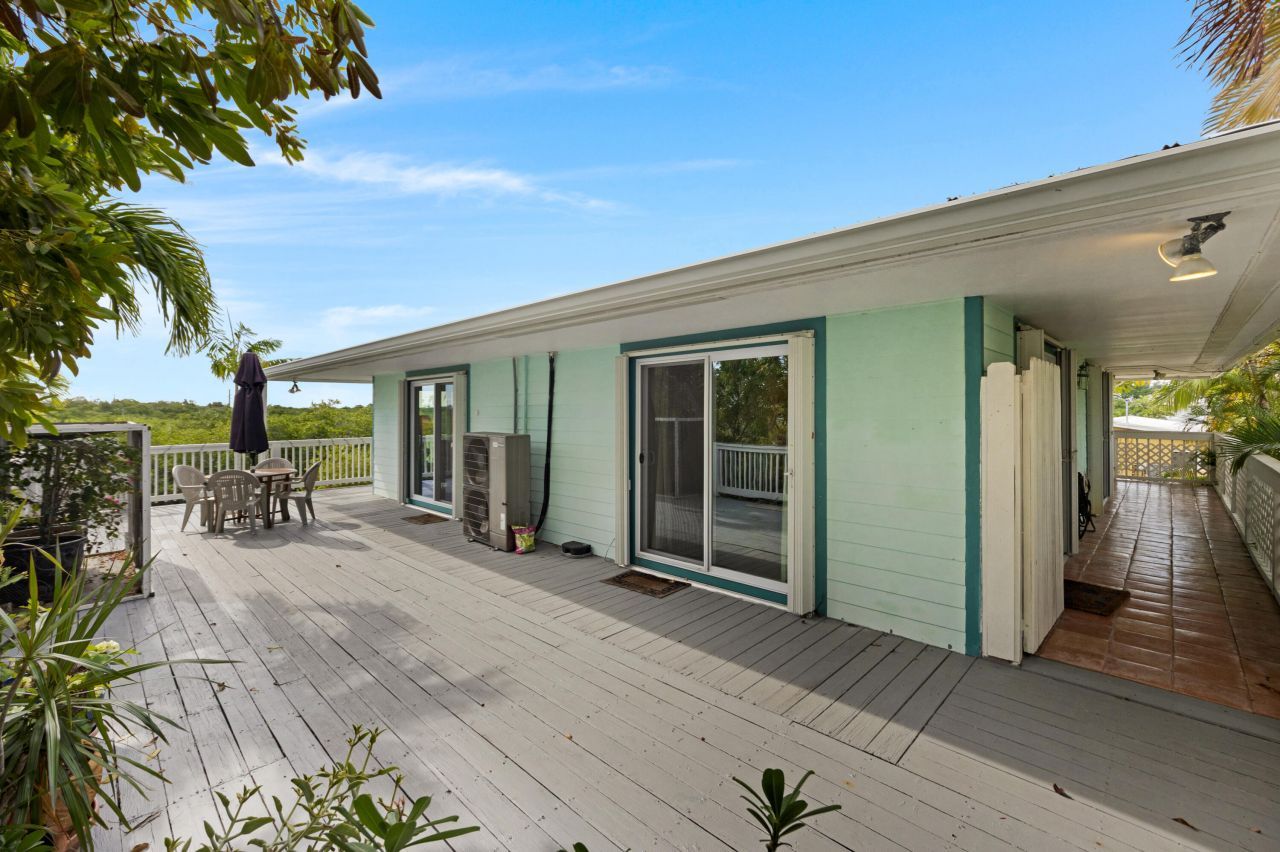 19881 Date Palm Drive, Sugarloaf, FL 33042 Photo