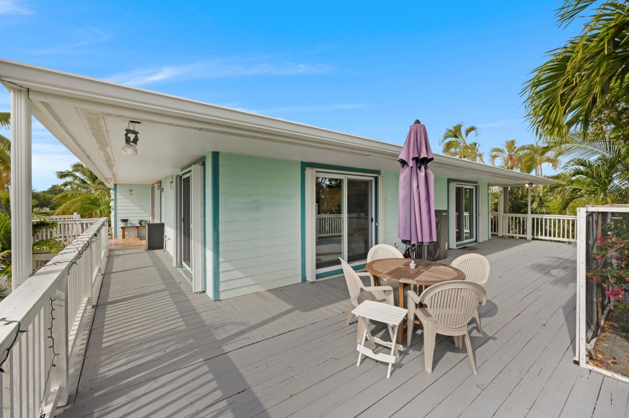 19881 Date Palm Drive, Sugarloaf, FL 33042 Photo